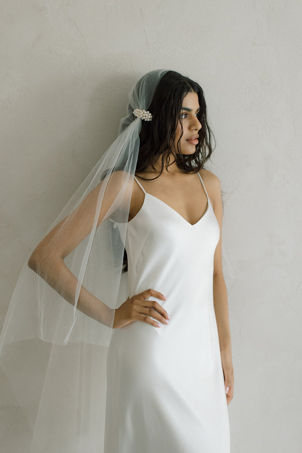 Minimal Juliet Cap Veil